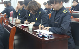 齐心协力共建“美丽中国”，为“中国梦”而努力—机场管理所服务礼仪专题培训