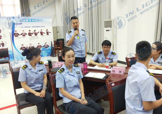 2、学员回答问题.jpg